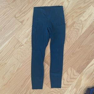 Lululemon fast and free size 4 night diver